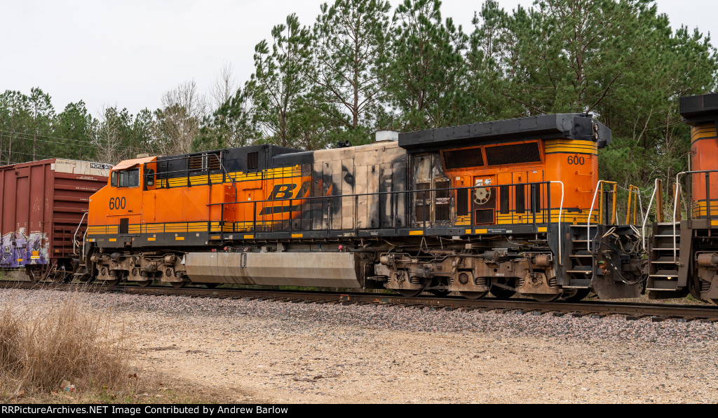 BNSF 600